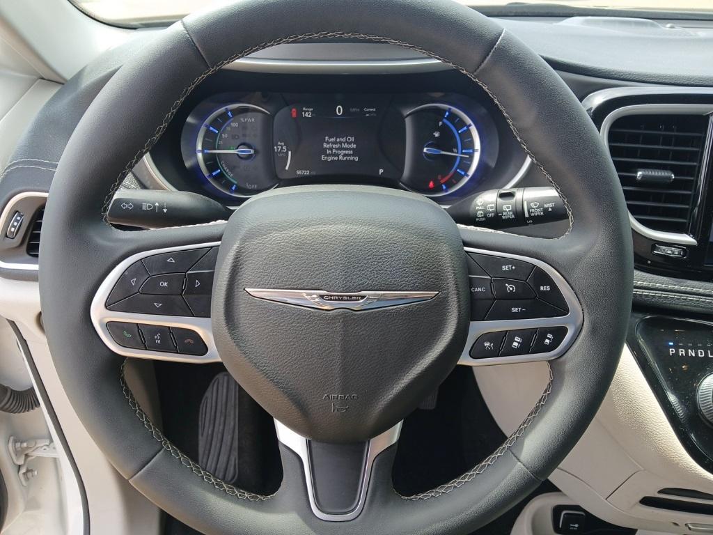 used 2022 Chrysler Pacifica Hybrid car, priced at $25,775