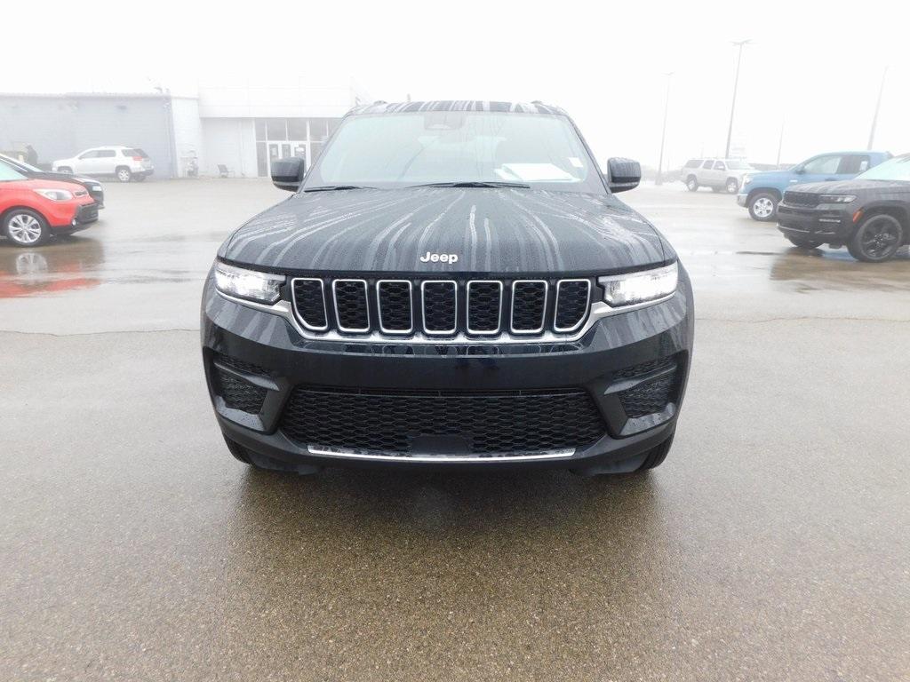 new 2025 Jeep Grand Cherokee car, priced at $37,495