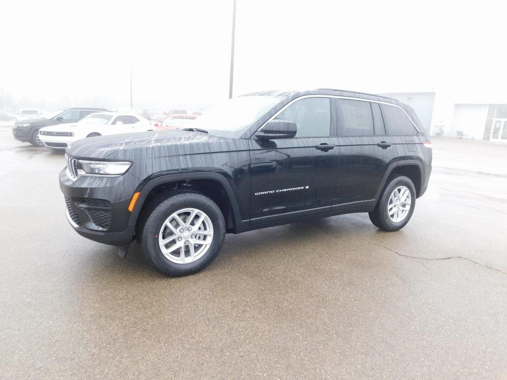 new 2025 Jeep Grand Cherokee car, priced at $37,495
