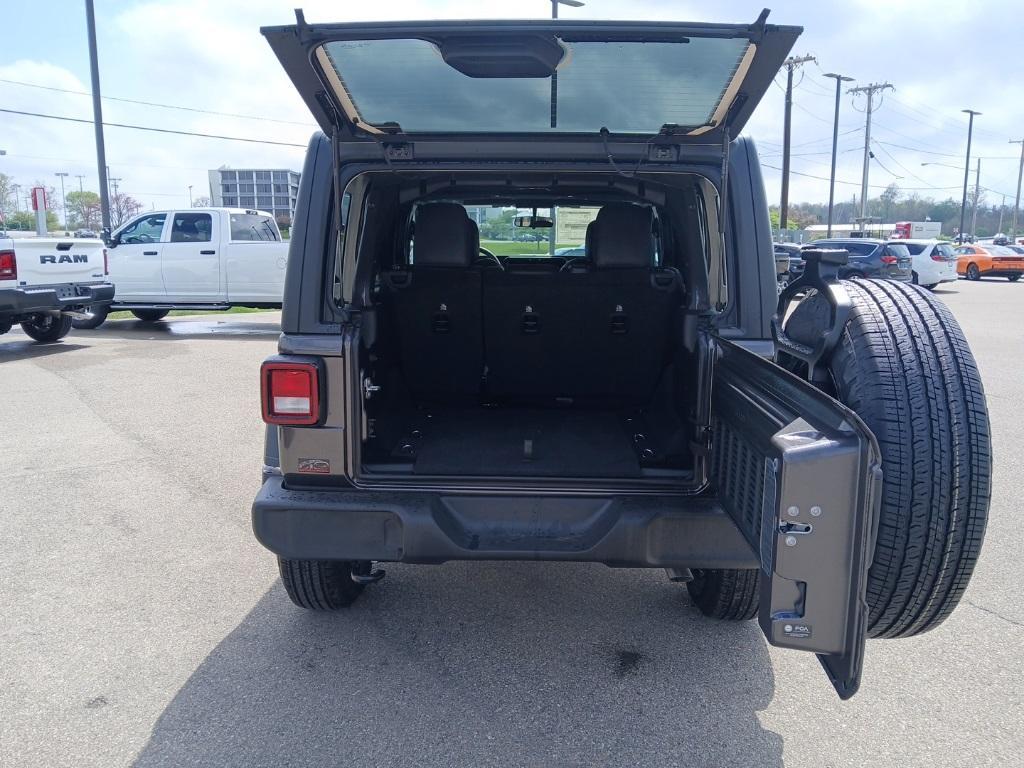 new 2025 Jeep Wrangler car, priced at $43,667