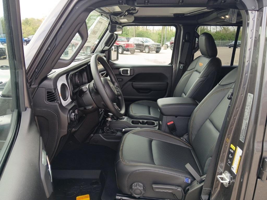 new 2025 Jeep Wrangler car, priced at $43,667