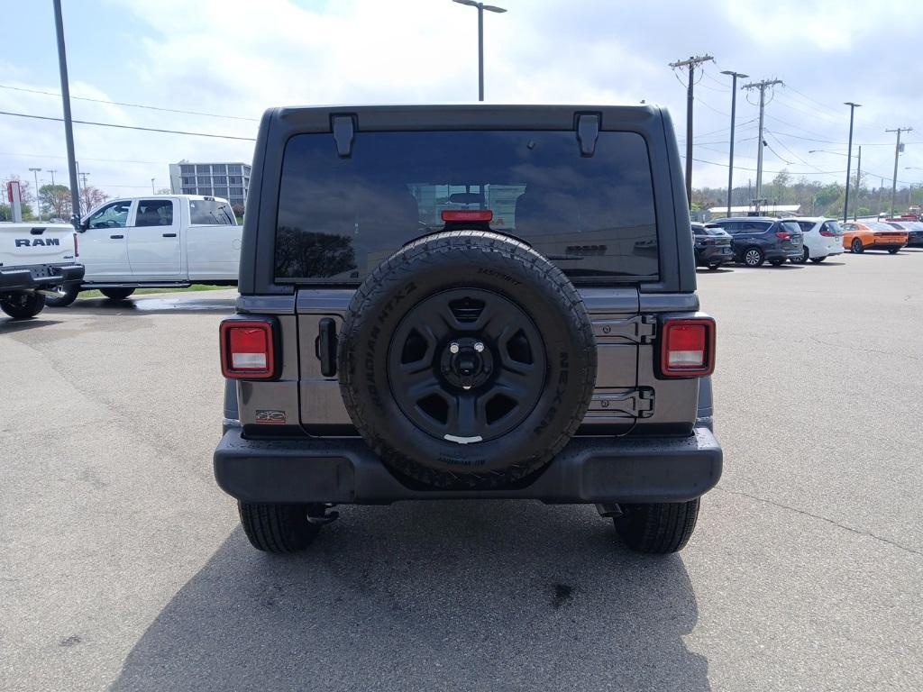 new 2025 Jeep Wrangler car, priced at $43,667