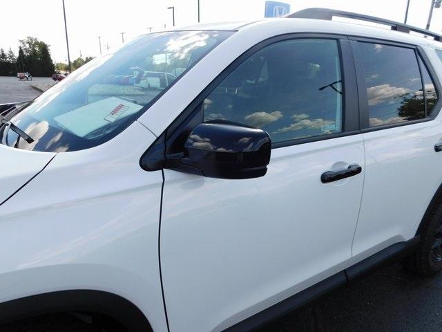 new 2025 Honda Pilot car, priced at $49,458