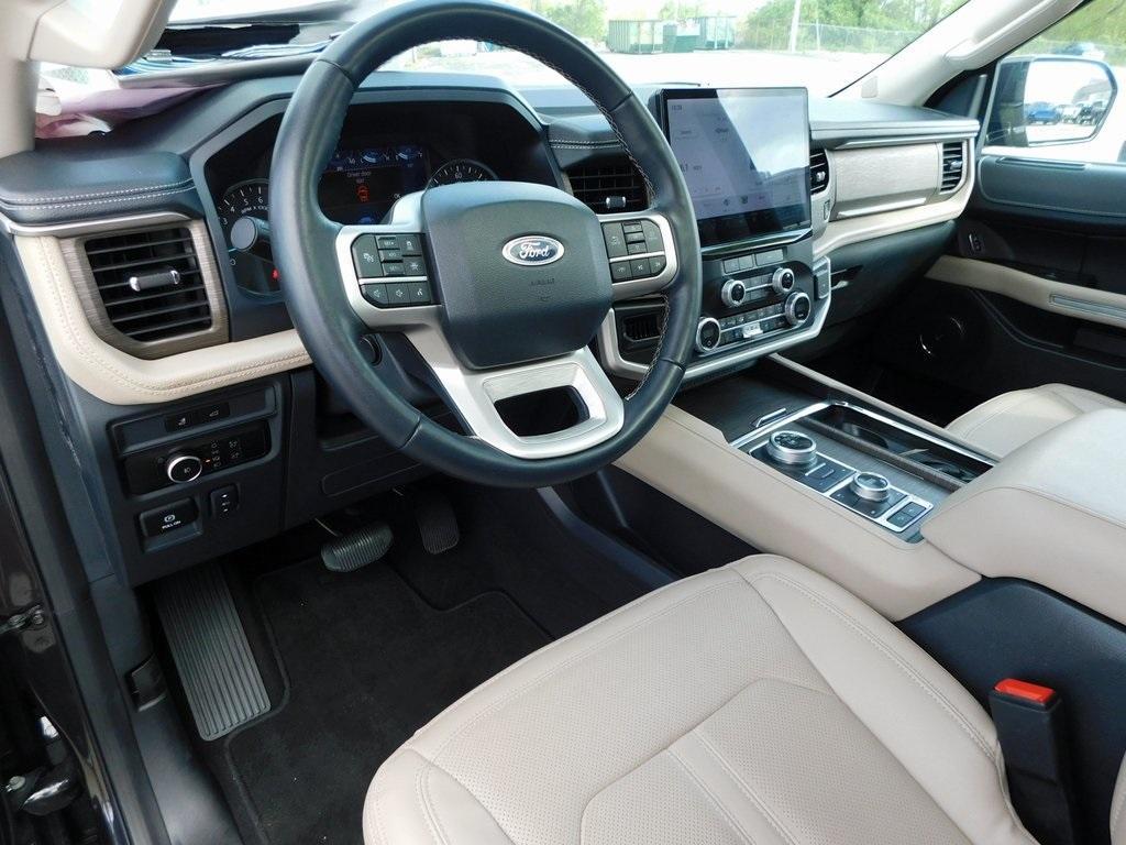 used 2024 Ford Expedition car, priced at $59,995