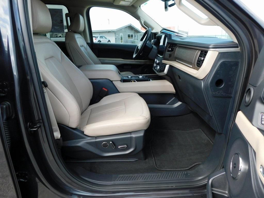 used 2024 Ford Expedition car, priced at $59,995