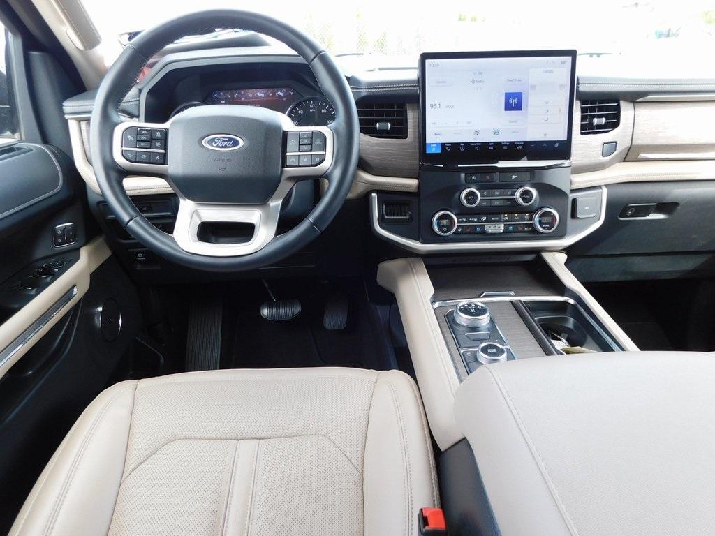 used 2024 Ford Expedition car, priced at $59,995