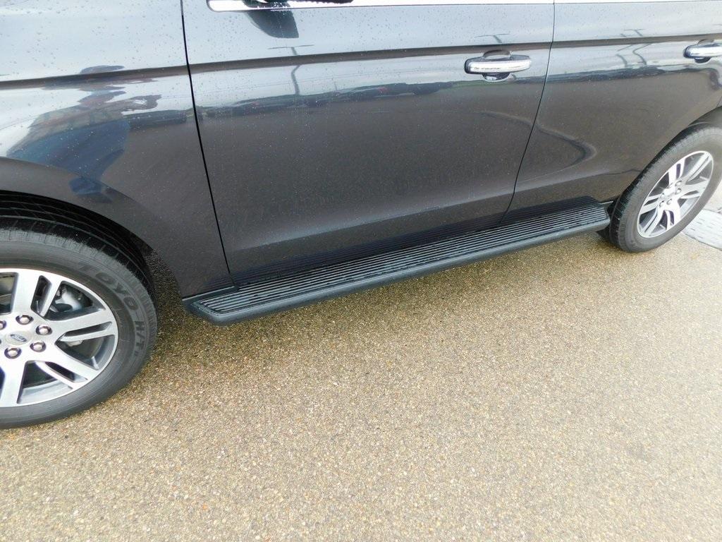 used 2024 Ford Expedition car, priced at $59,995