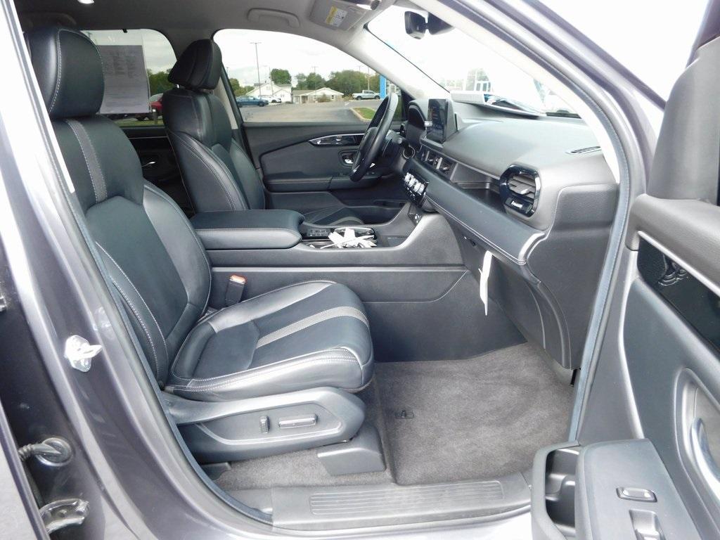 used 2024 Honda Pilot car, priced at $37,750