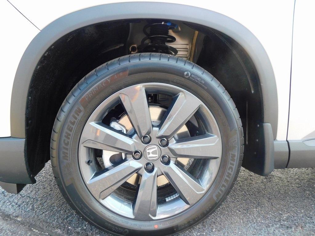 new 2025 Honda Pilot car, priced at $42,406