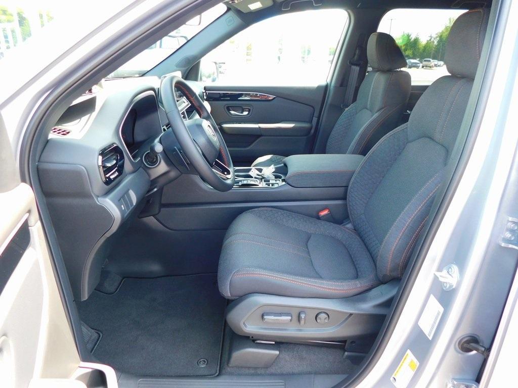 new 2025 Honda Pilot car, priced at $42,406