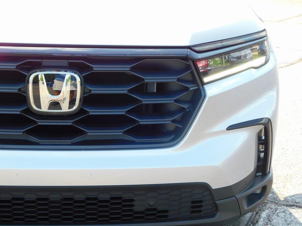 new 2025 Honda Pilot car, priced at $42,406
