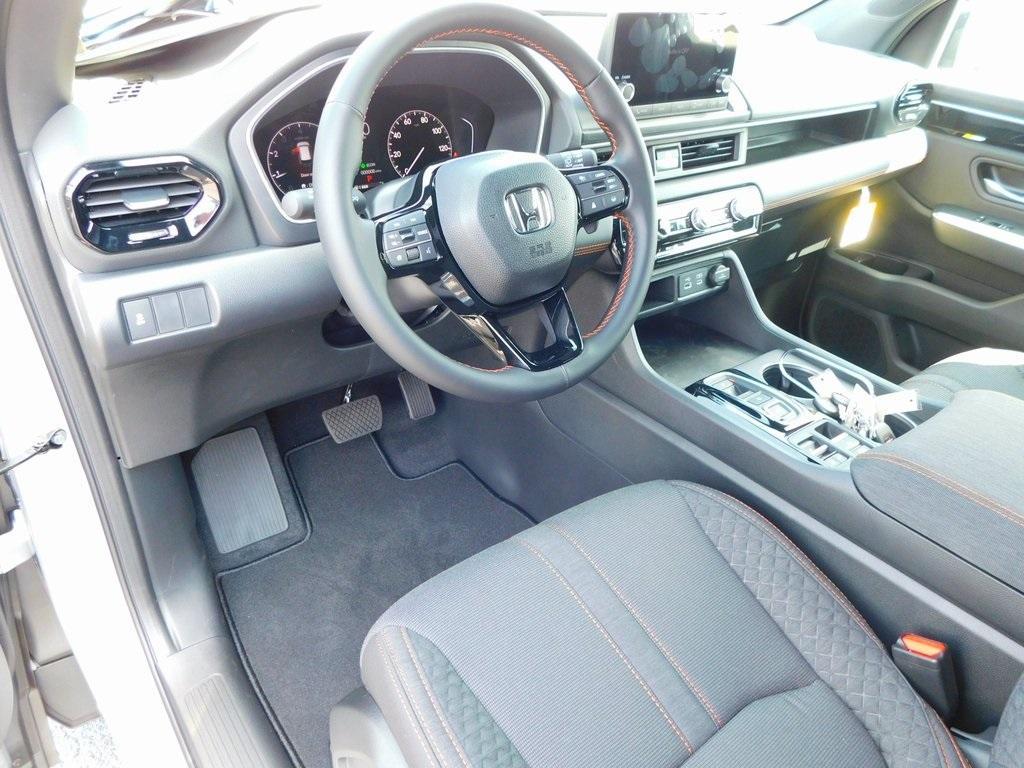 new 2025 Honda Pilot car, priced at $42,406