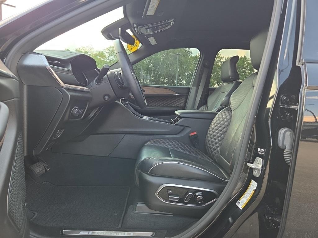 used 2023 Jeep Grand Cherokee car, priced at $38,500