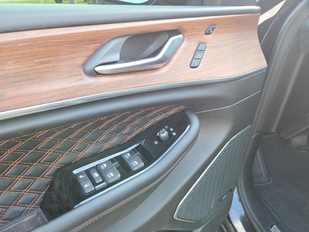 used 2023 Jeep Grand Cherokee car, priced at $38,500