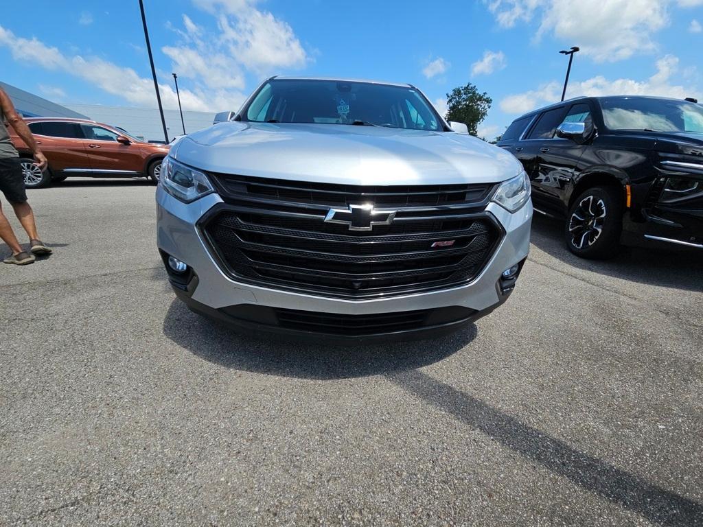 used 2021 Chevrolet Traverse car, priced at $31,999