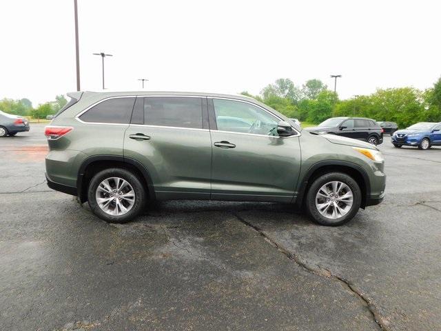 used 2014 Toyota Highlander car, priced at $22,999