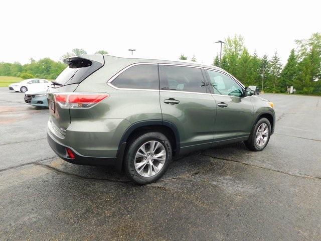 used 2014 Toyota Highlander car, priced at $22,999