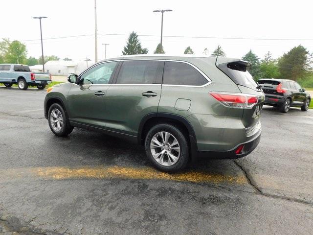 used 2014 Toyota Highlander car, priced at $22,999