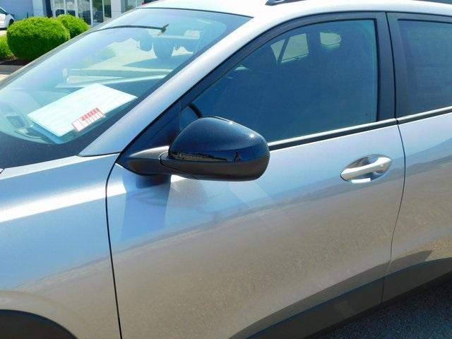 new 2025 Chevrolet Trax car, priced at $26,940