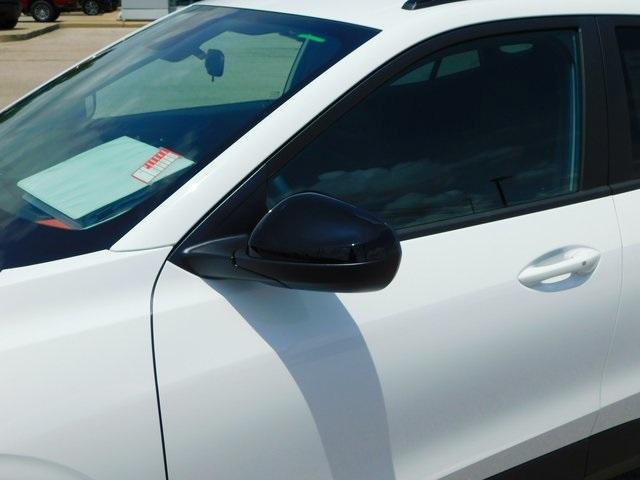 new 2025 Chevrolet Trax car, priced at $25,935