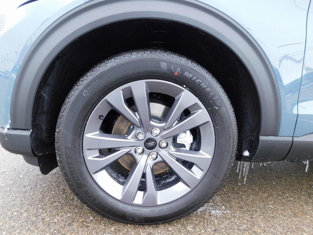 new 2025 Ford Explorer car, priced at $47,918