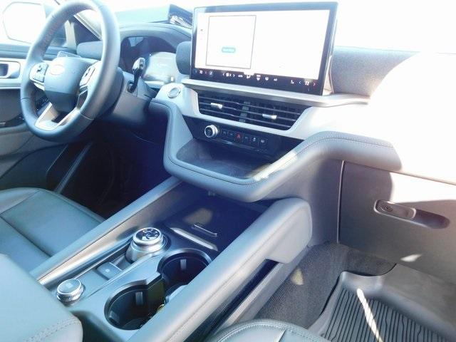 new 2025 Ford Explorer car, priced at $47,918