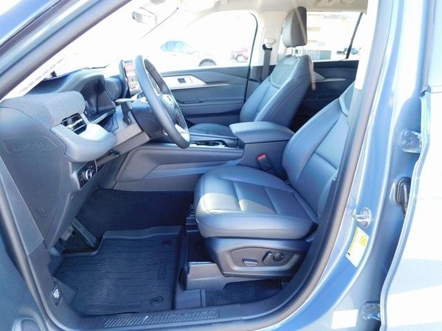 new 2025 Ford Explorer car, priced at $47,918