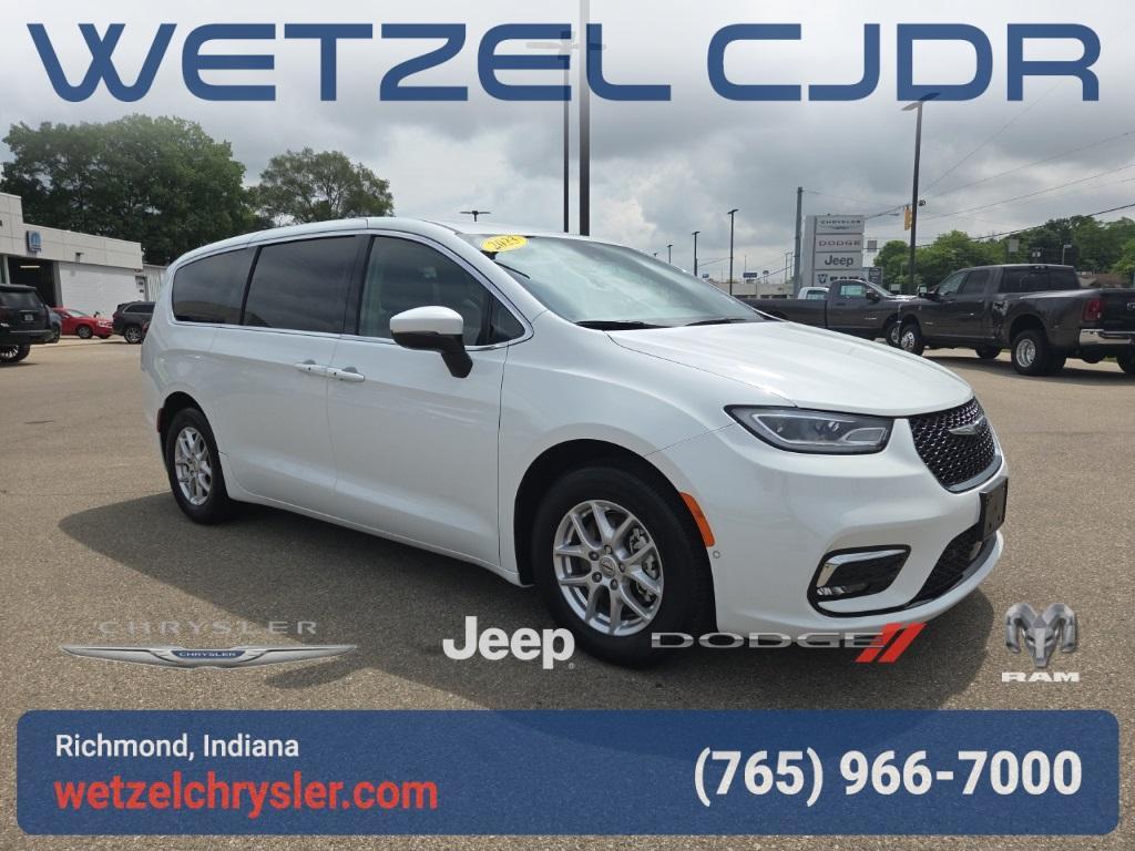 used 2023 Chrysler Pacifica car, priced at $31,887