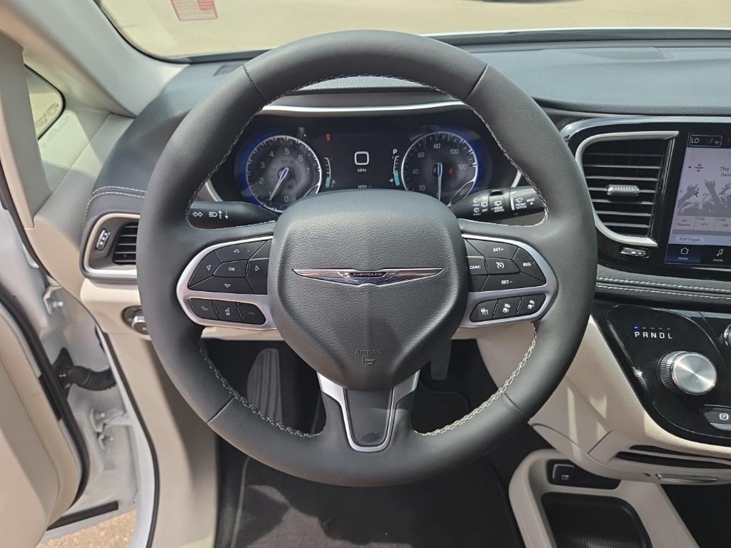used 2023 Chrysler Pacifica car, priced at $31,887