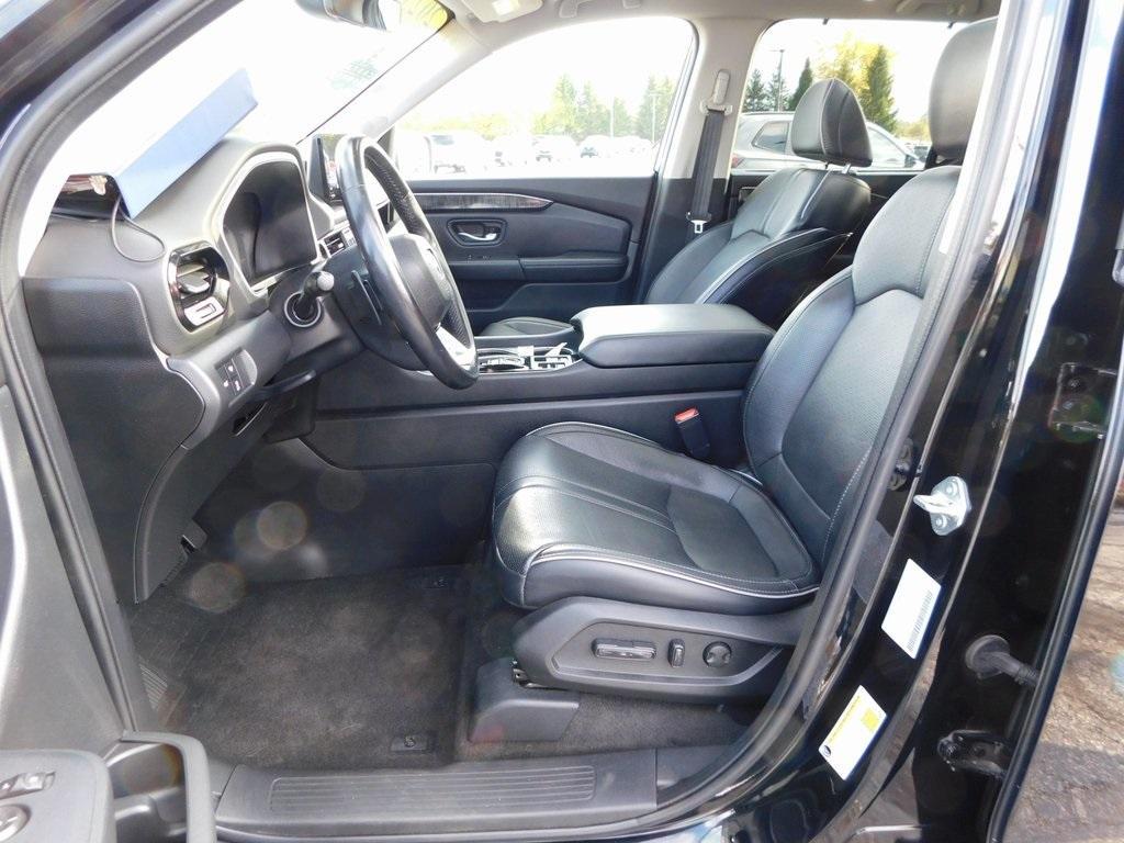 used 2023 Honda Pilot car, priced at $40,750