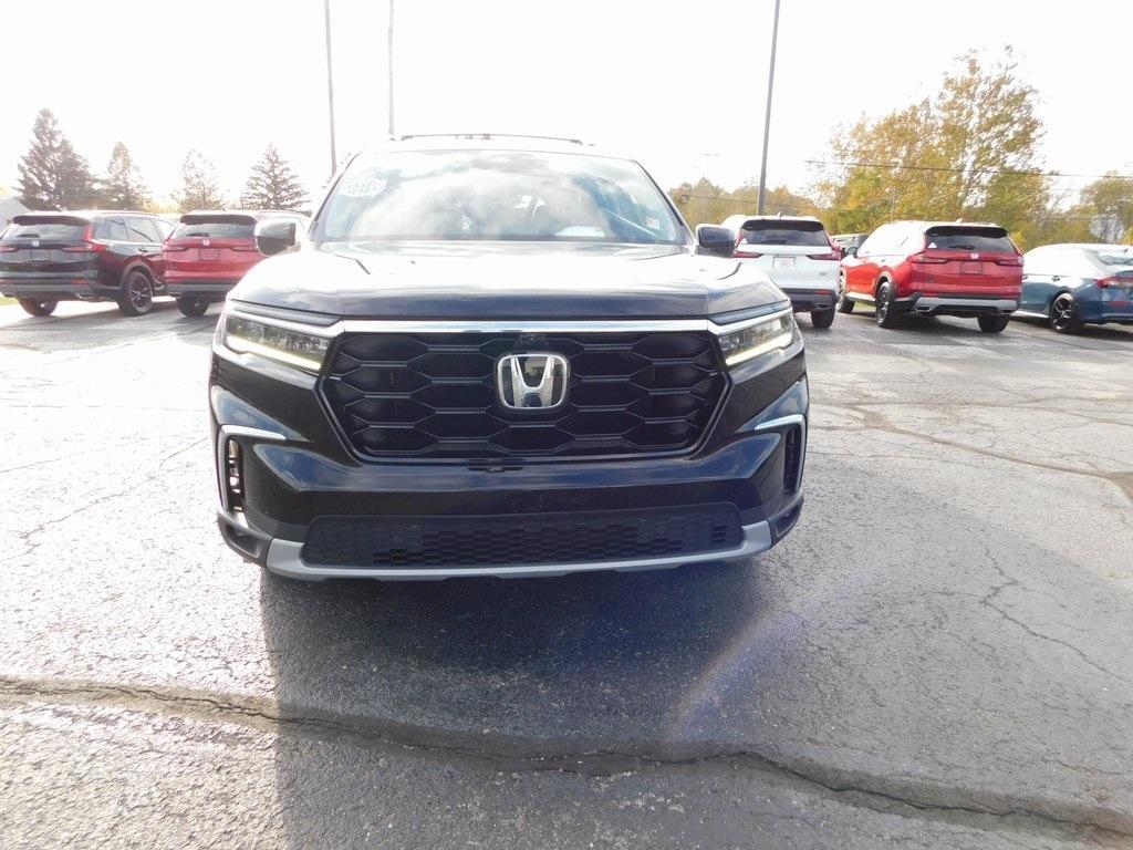 used 2023 Honda Pilot car, priced at $40,750