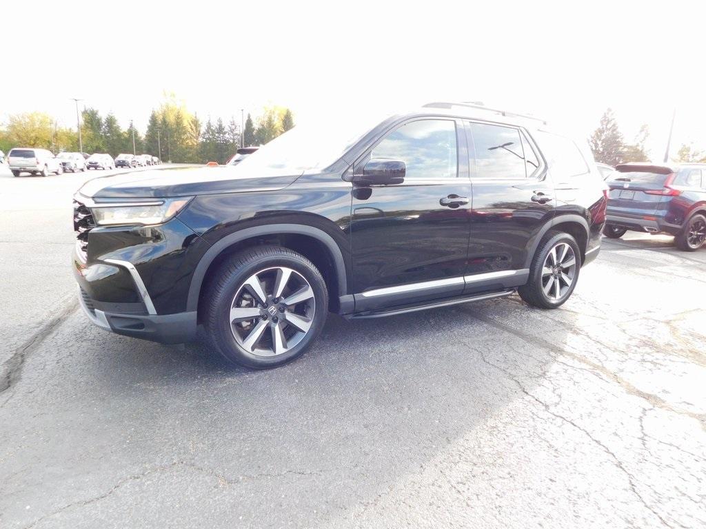 used 2023 Honda Pilot car, priced at $40,750