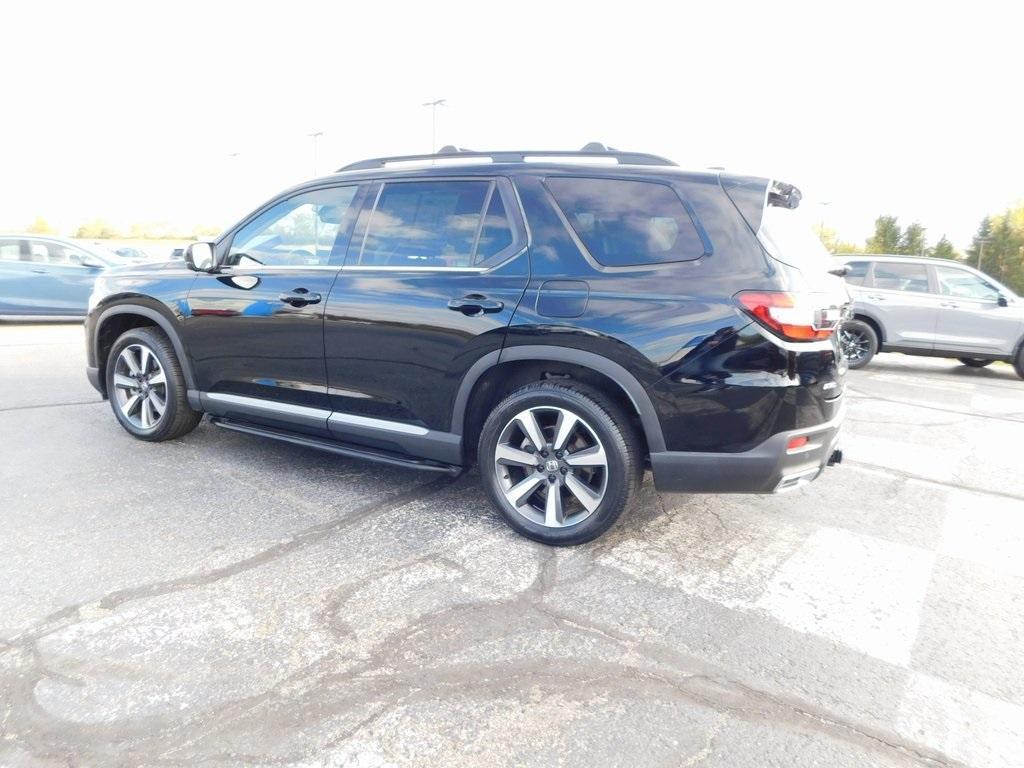 used 2023 Honda Pilot car, priced at $40,750