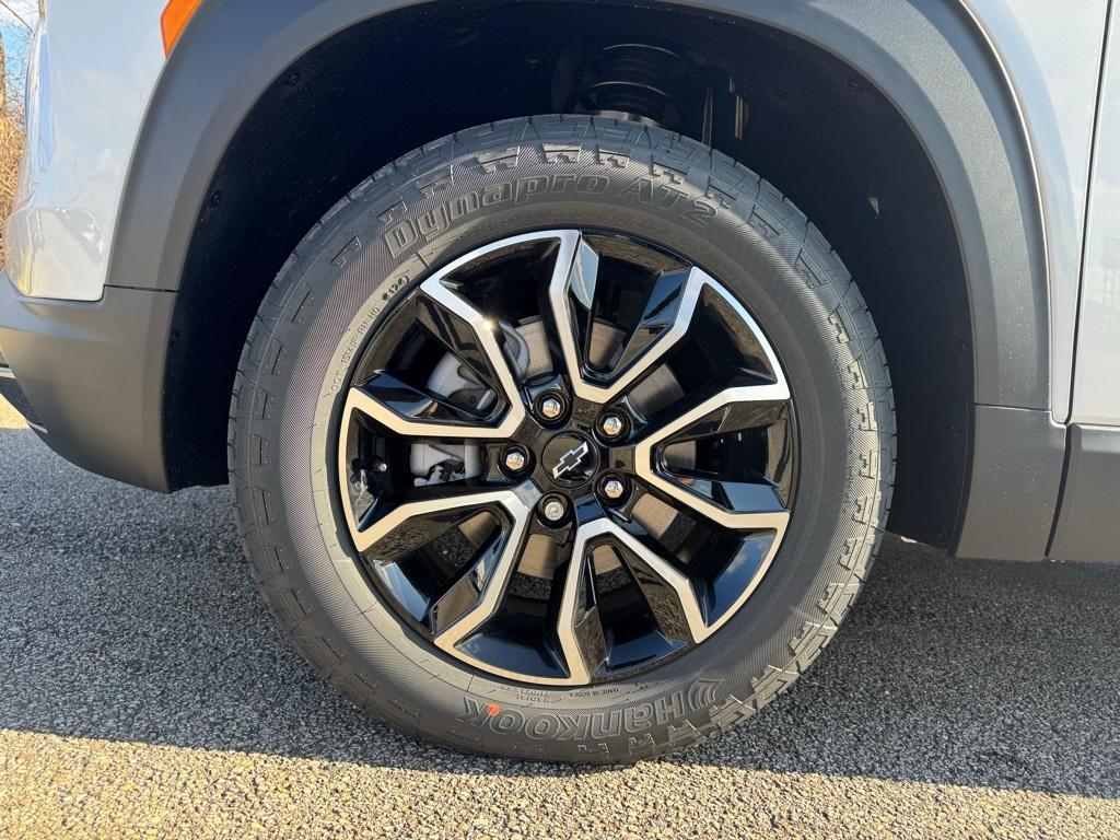 new 2025 Chevrolet TrailBlazer car, priced at $34,140