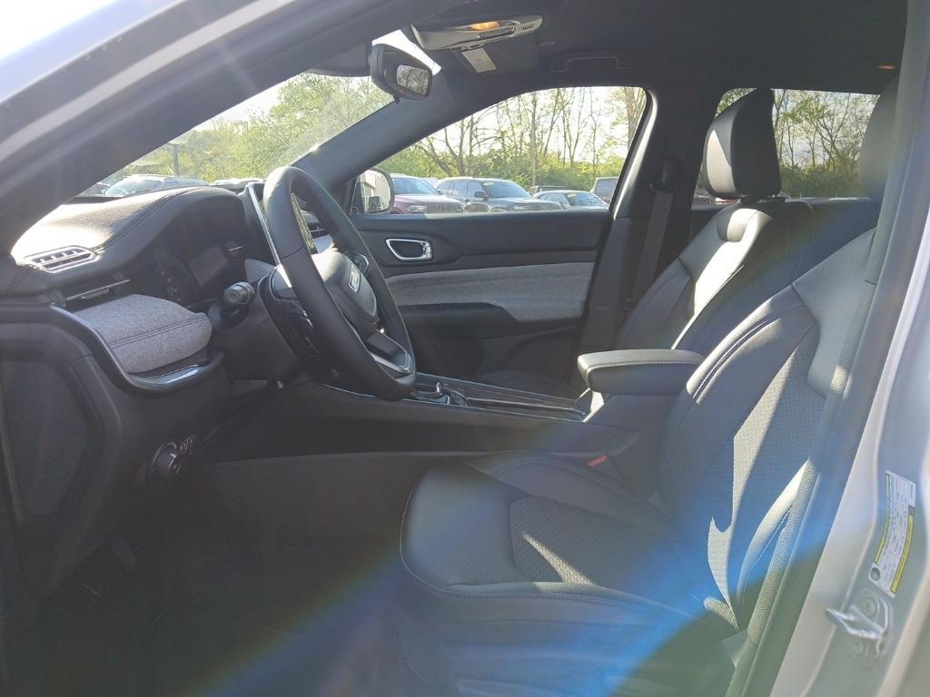 new 2025 Jeep Compass car, priced at $27,841