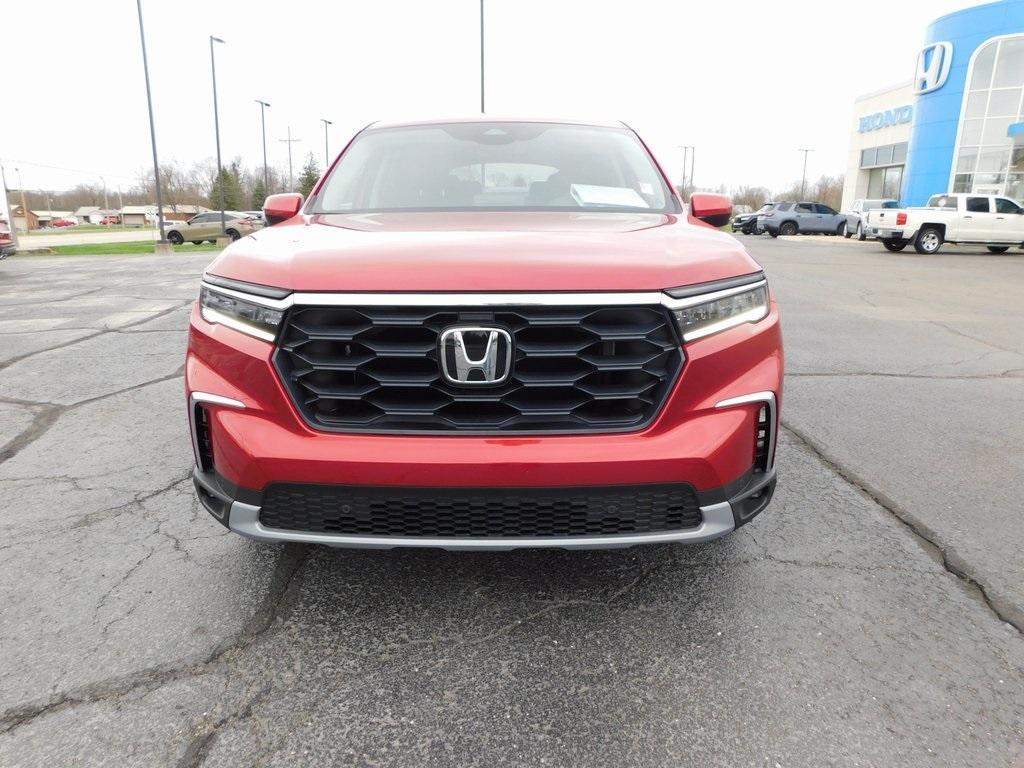 new 2025 Honda Pilot car, priced at $48,212