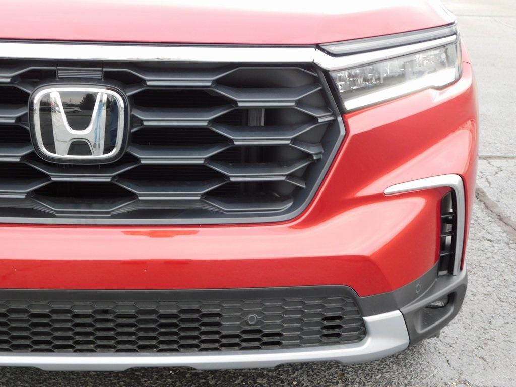 new 2025 Honda Pilot car, priced at $48,212