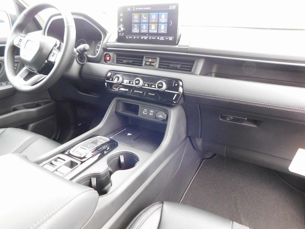 new 2025 Honda Pilot car, priced at $48,212