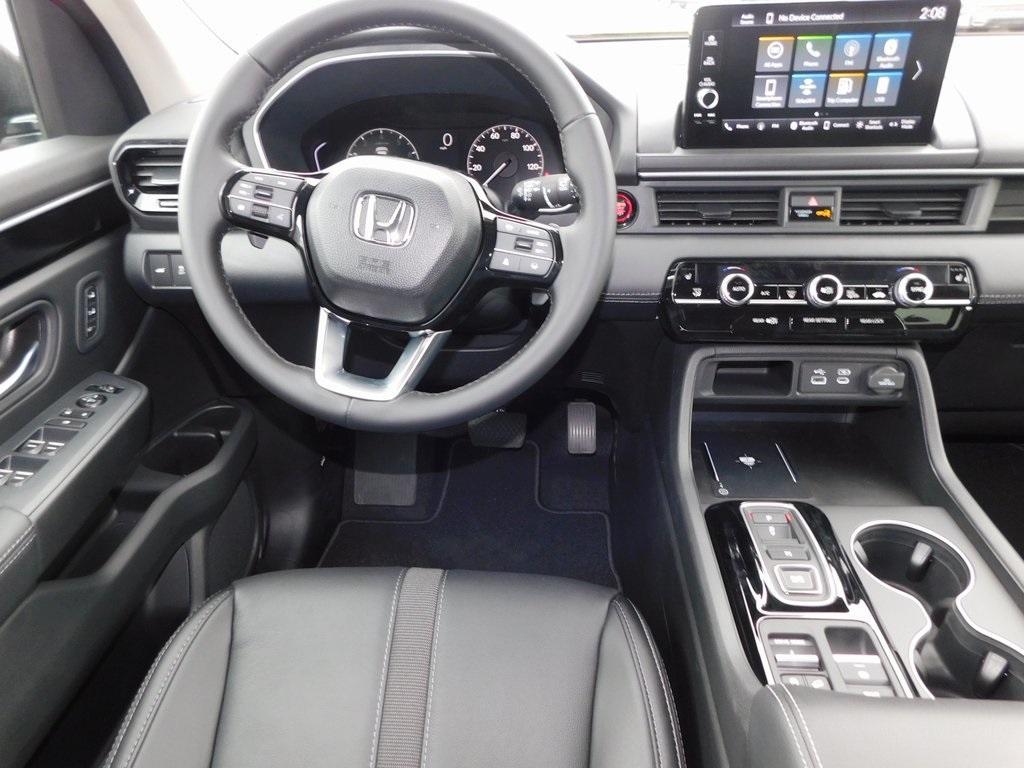 new 2025 Honda Pilot car, priced at $48,212