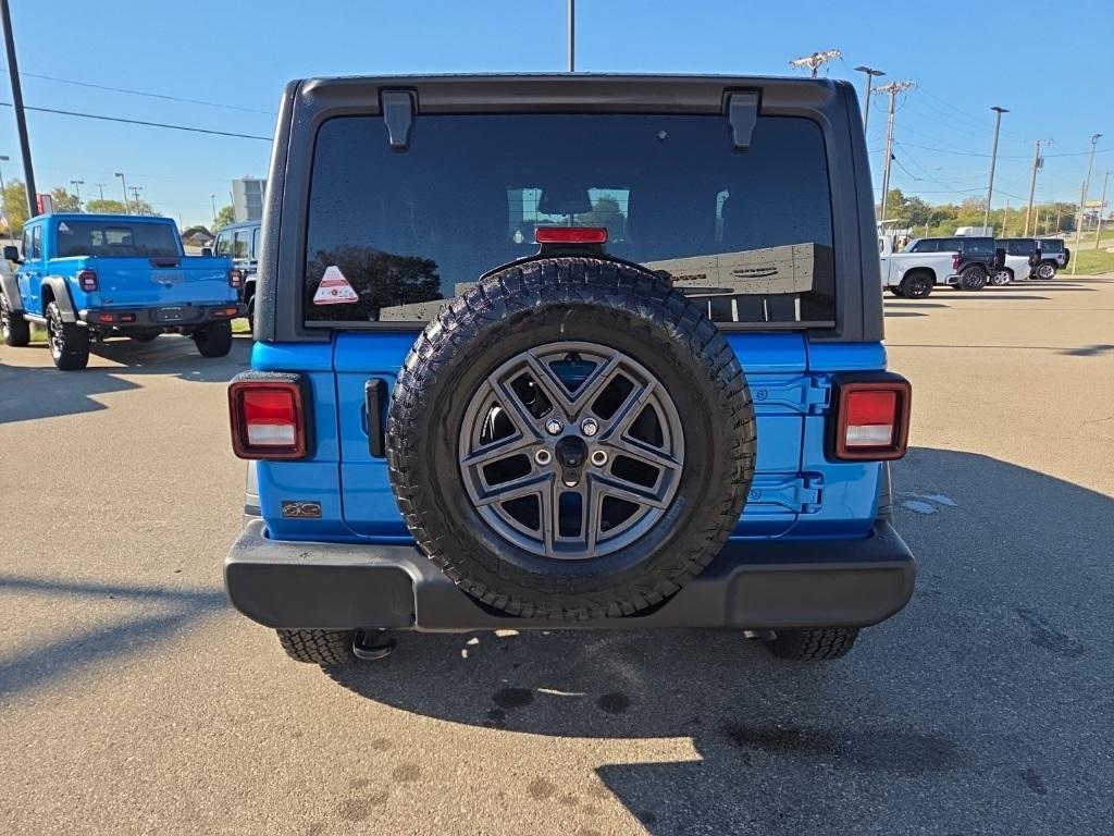 new 2026 Jeep Wrangler car, priced at $40,762