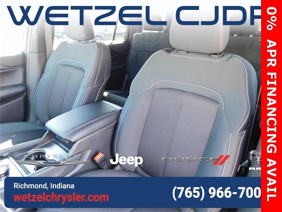 new 2024 Jeep Grand Cherokee L car, priced at $37,495