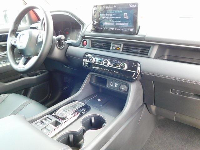 new 2025 Honda Pilot car, priced at $45,649
