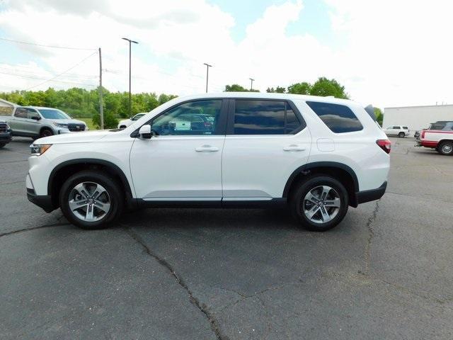 new 2025 Honda Pilot car, priced at $45,649