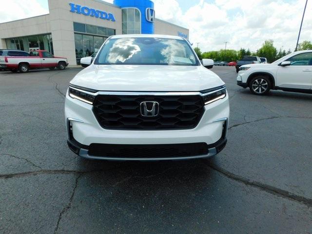 new 2025 Honda Pilot car, priced at $45,649