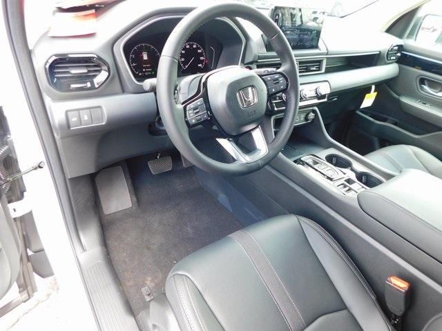 new 2025 Honda Pilot car, priced at $45,649