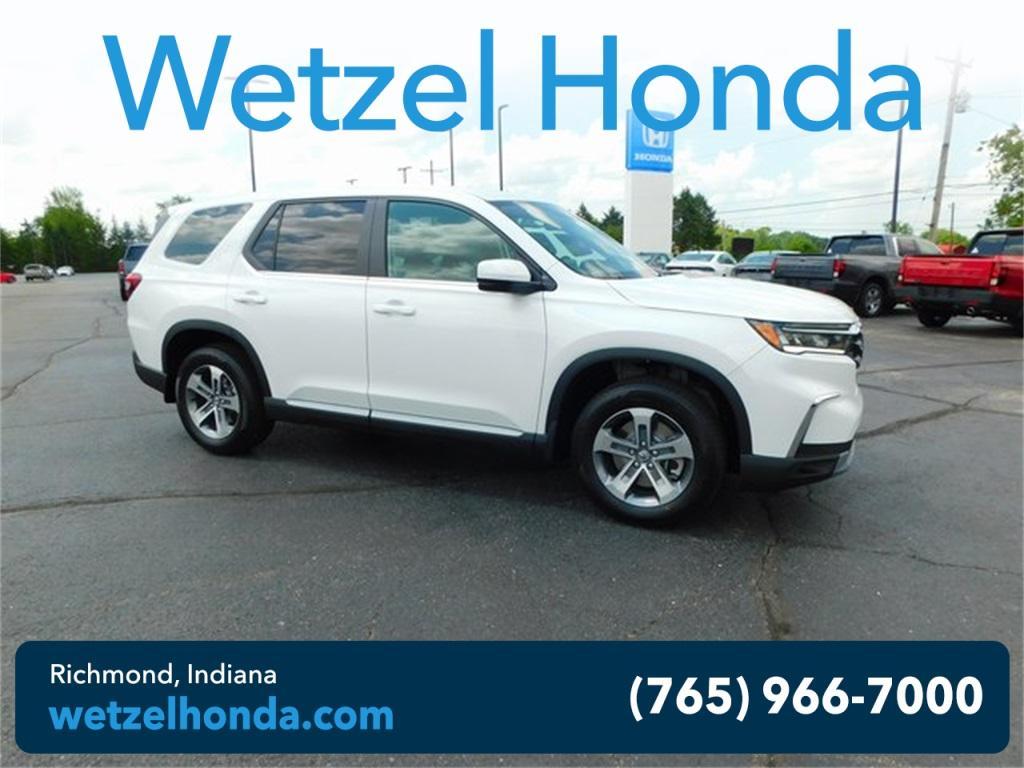 new 2025 Honda Pilot car, priced at $45,649