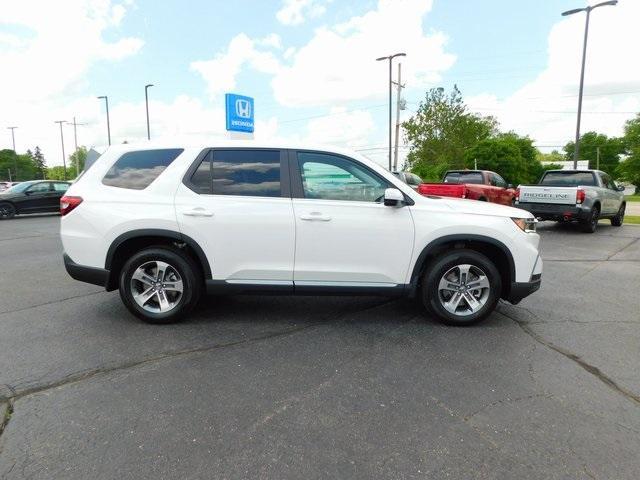 new 2025 Honda Pilot car, priced at $45,649