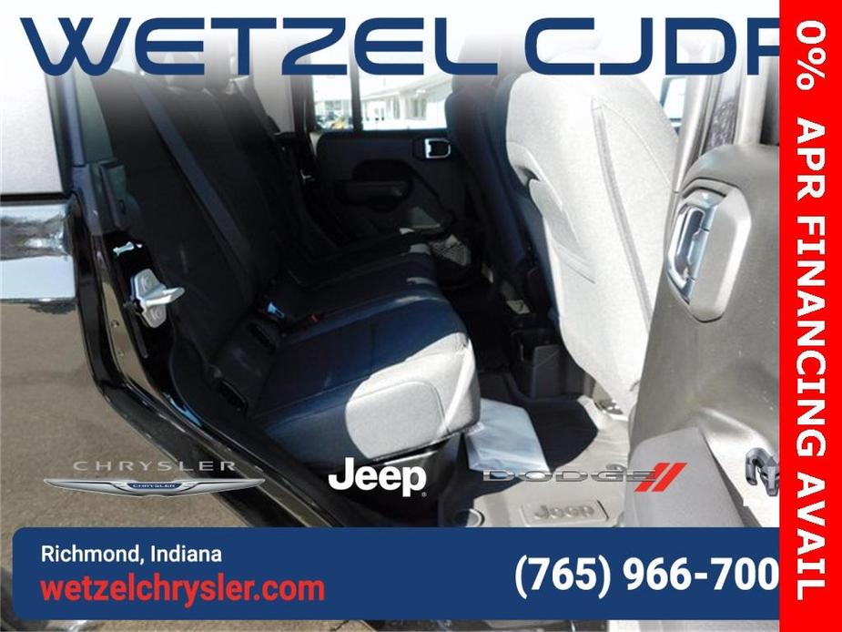 new 2024 Jeep Gladiator car, priced at $37,995