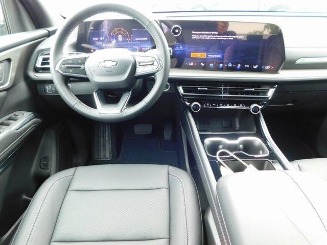 new 2025 Chevrolet Traverse car, priced at $43,195