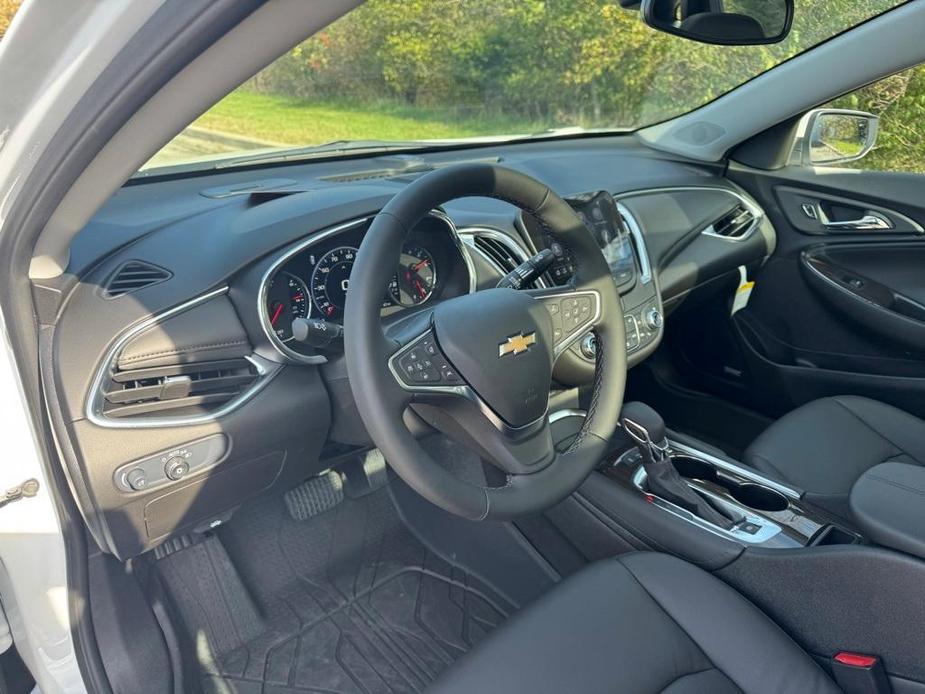 new 2025 Chevrolet Malibu car, priced at $35,815